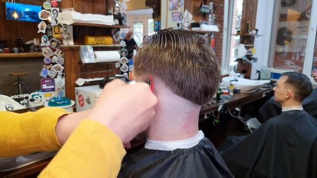 Пошаговое руководство: Как стричь Pompadour и Mid Fade | Базовый курс БАРБЕР С НУЛЯ смотреть онлайн
