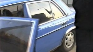 Друг семьи помогает в 90-х машину нам купить! Вторую!