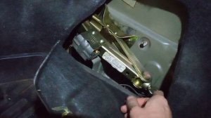 Где домкрат Geely MK?