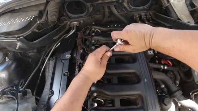 BМW X5 E53 - замена свечей накала и реле свечей смотреть онлайн