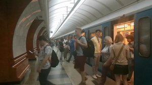 81-760/761а "Ока" на ст. Парк победы