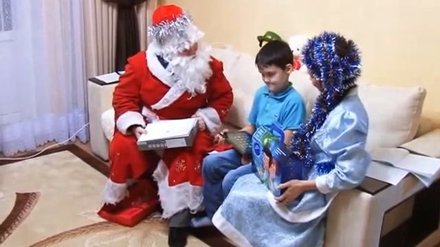 Журналисты газеты «Элмэт таннары» подарили новогоднее чудо маленькому жителю Альметьевска смотреть онлайн