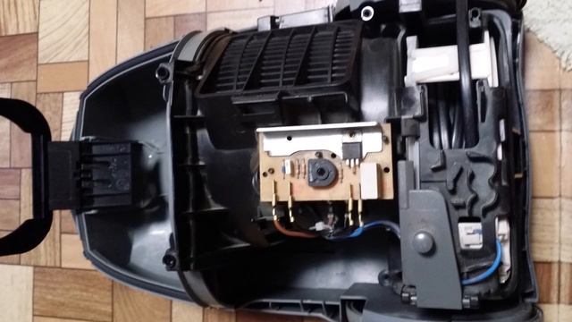 Ремонт пылесоса Electrolux кнопка включения смотреть онлайн
