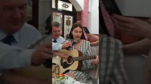 Песня на гитаре. Перевал.