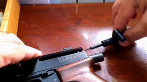 Очередной небольшой тюнинг псп пистолета Корсар , латунный досылатель , сравнение  со штатным .