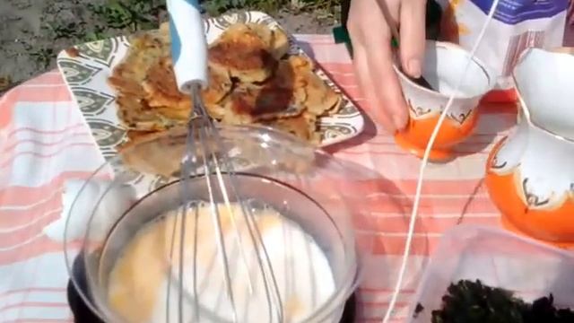 Оладушки из крапивы. Как приготовить? смотреть онлайн