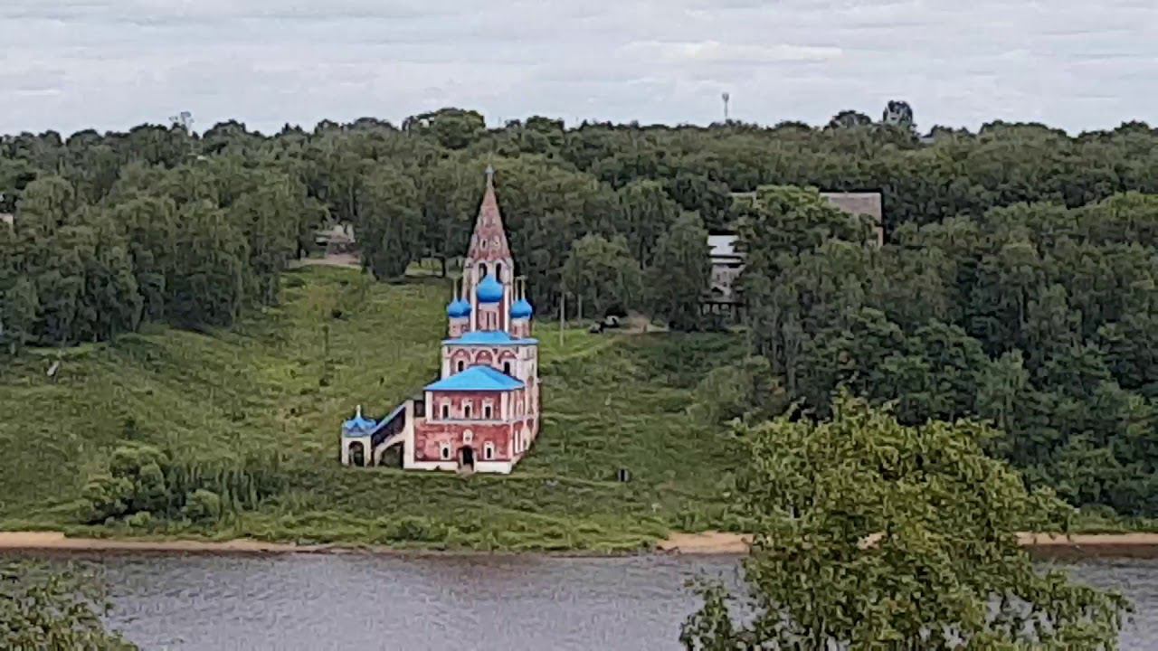 Звонарь Ксения на колокольне Воскресенского собора Тутаева 28.07.2019 смотреть онлайн