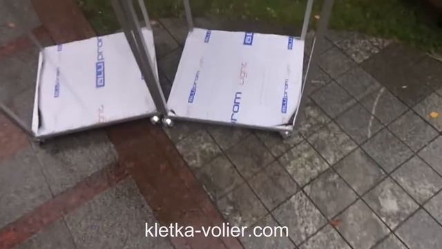 Стеллажи для клеток. Трехъярусные на колесиках. Размер 1,6 х 0.5 х 0.55 м.