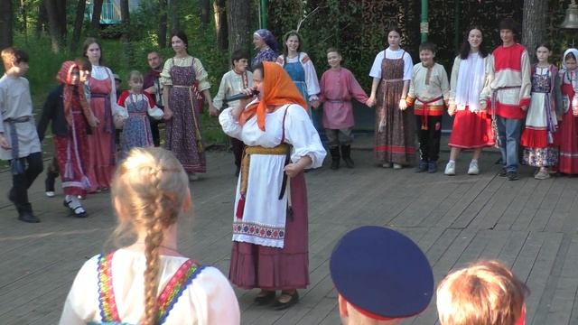 Во саду ли в огороде. Парный танец. Вечорка с Татьяной Давыдовой в Православном лагере - 2022. смотреть онлайн