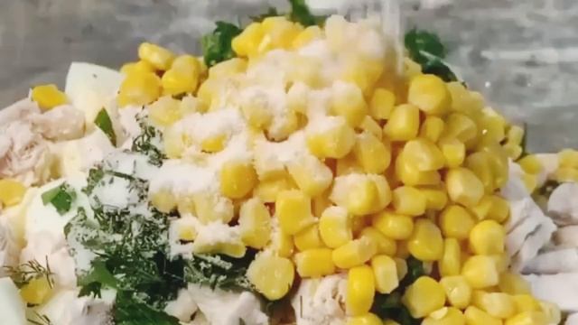 Простой летний салат к шашлыку