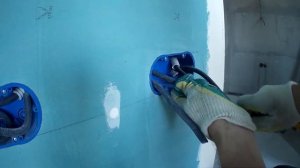 Схема подключения одноклавишного проходного выключателя.