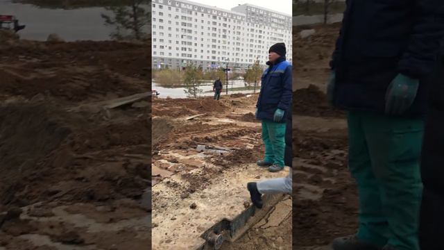 Перейти дорогу. Часть 3, финал. Гусеничный кран, вес 300 т., грузоподъемность 400 т. смотреть онлайн