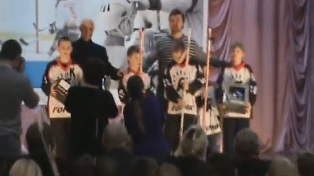 "Горняк" на хоккейном турнире памяти А.Рагулина смотреть онлайн