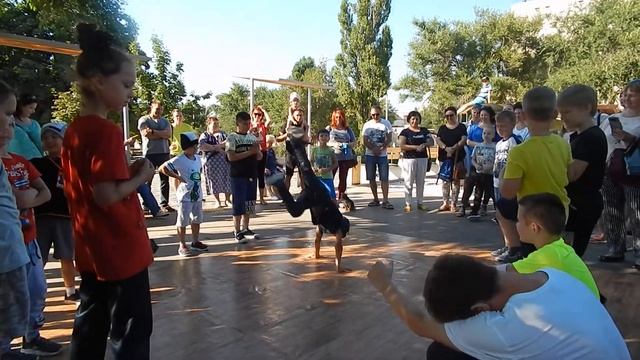 Танцы Волгодонск bgirl Ianik vs bboy Molnia смотреть онлайн