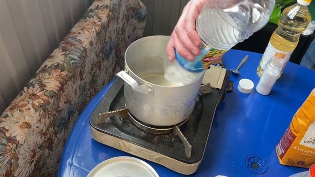 Брутальные сосиски в кляре и крокозяблы.