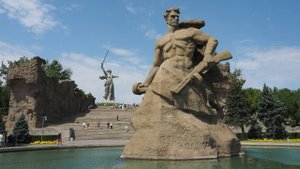 Круиз в Астрахань на теплоходе Александр Суворов. Волгоград. Часть 3.