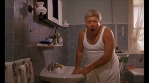 Первый день на пенсии. Но забыл, что не надо ехать на работу.