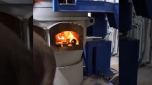 Первая плавка в Дуговой печи постоянного тока емкостью 400 кг