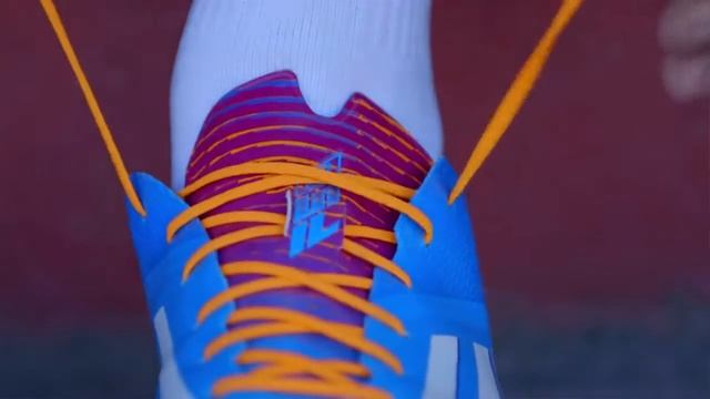 Leo Messi unboxes his Samba adiZero F50 boots adidas Football смотреть онлайн