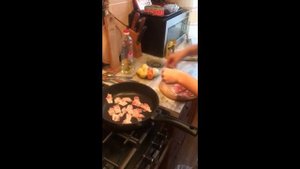 Гороховый суп с беконом и копченостями