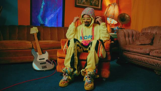 Spotlight: MonoNeon | American Professional II Series | Fender смотреть онлайн