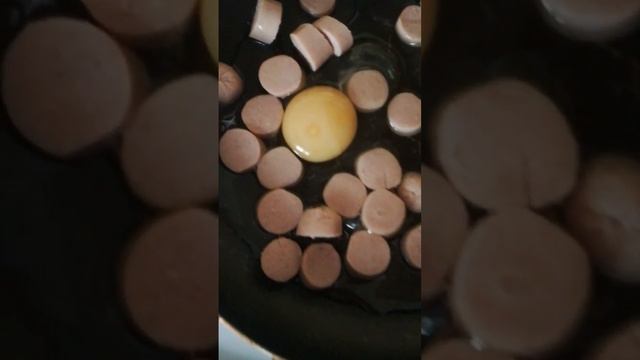 яйца и сосиски #яйца ##слава10rus #слава10Rus #яйца #сосиски #нетвойны.mp4
