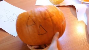 Тыква на Хэллоуин своими руками. How to make Jack O' Lantern Pumpkin for Halloween