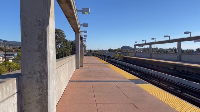 Richmond-bound BART Trains @ El Cerrito del Norte [11/3/22] смотреть онлайн