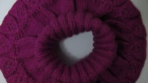 Детская манишка спицами