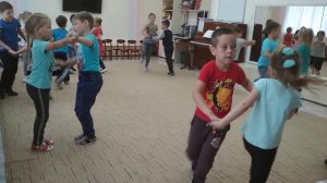 Полечка дождливая. Разучиваем. Старшая группа. Муз рук. Рожкова М. В. 2019