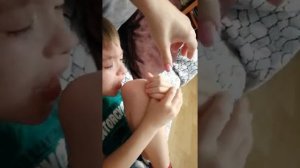 Первый раз порезал палец))))