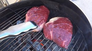 Стейк для бедных? на гриле Weber. Канзас стейк из мраморной говядины за 150р