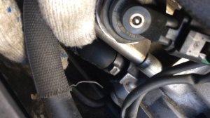 Стук штуцера вакуумного насоса Audi A4 B7 2.0TFSI BWE