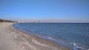 Отличный песчаный пляж в Мариуполе (Украина) и место для отдыха и купания....