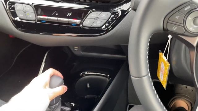 トヨタC-HR シフト操作、リバース音