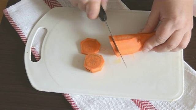 Сладкие маринованные огурцы на зиму — видео рецепт