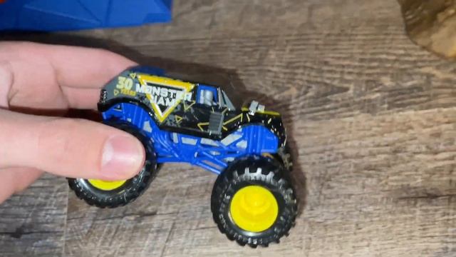 Spin Master Monster Jam World Finals BIG AIR Challenge Playset Unboxing & Review! смотреть онлайн