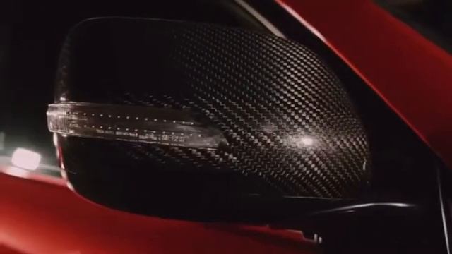 Оклейка Toyota LC200 с проёмами дверей, HEXIS HX30000 в ШИКАРНЫЙ красный цвет смотреть онлайн