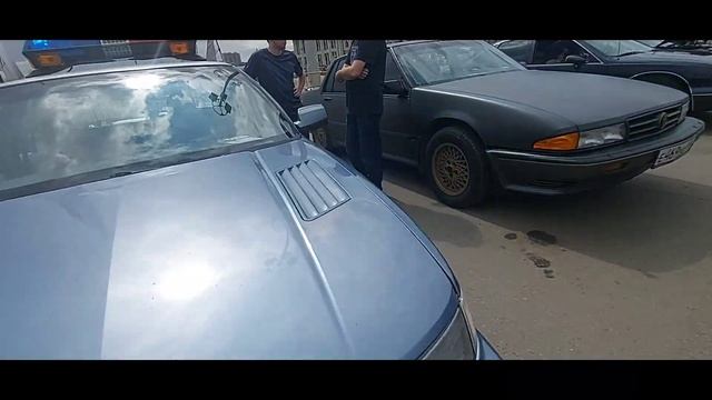 Выставка ретро автомобилей в городе Тула