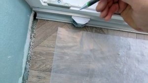 Как снять пластиковую сдвижную дверь Roto