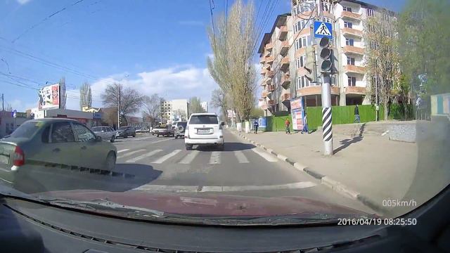 Автобусы на красный через пешеходный переход смотреть онлайн