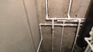 Сложная пайка полипропилена в маленьком санузле. Монтаж гигиенического душа и инсталляции.