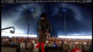 Crystal Castles at Glastonbury (2008-06-29)