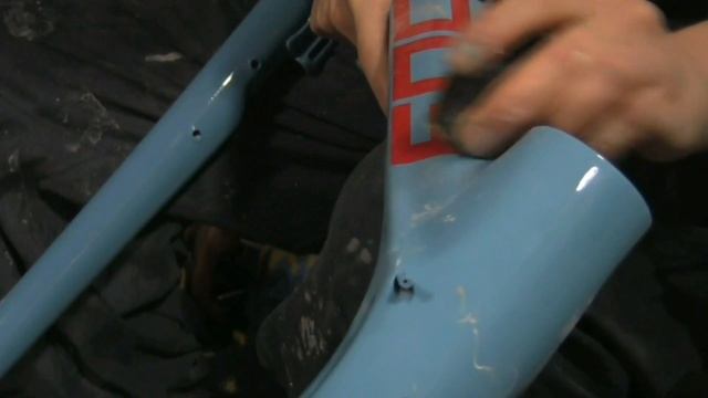 Покраска рамы Focus Izalco pro в киевской мастерской DDbikecustoms #focus #ddbikecustoms смотреть онлайн