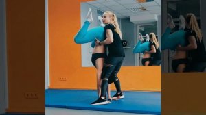 Ани. Стойка на руках 1. Акробатика для взрослых.