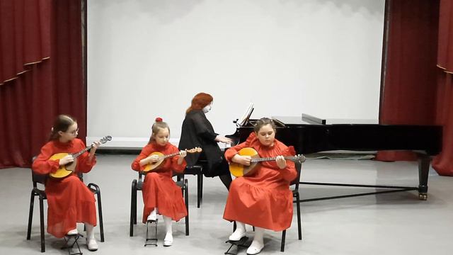 Трио "Весёлые струны" (Грановская В., Говтман С., Конфеткина С.) - Г. Дулов Мелодия смотреть онлайн