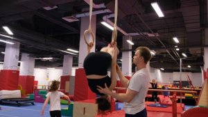 Как проходит групповая тренировка по гимнастике 11-18 лет