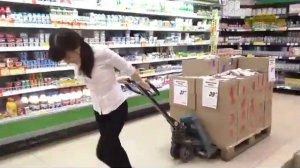 Ролик на тему "Один день из жизни заместителя директора магазина!"