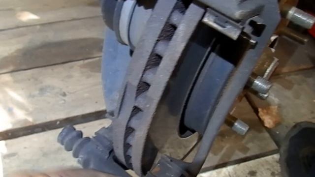 Раскрываю секрет почему при торможении бьёт педаль на примере автомобиля Honda CR-V 2009