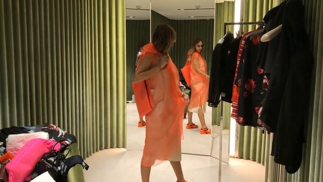 ШОПИНГ В PRADA. МОСКВА смотреть онлайн